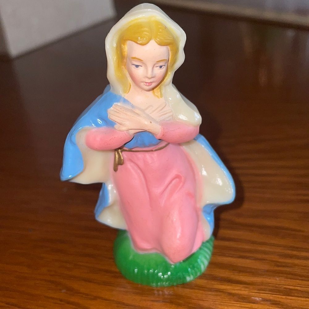Vtg hard plastic Virgin‎ Mary from a nativity scene